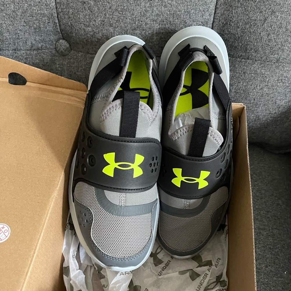 Sold elsewhere Brand New big kid 7Y under armour shoes